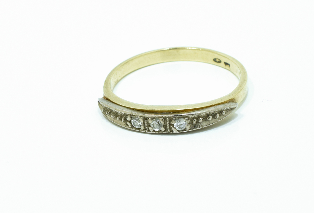 Dámský prsten s bílým zlatem a zirkony