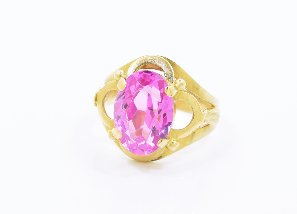 Dámský prsten z růžového zlata s růžovým kamenem