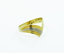 Dámský prsten motiv špičky se zdobením z bílého zlata