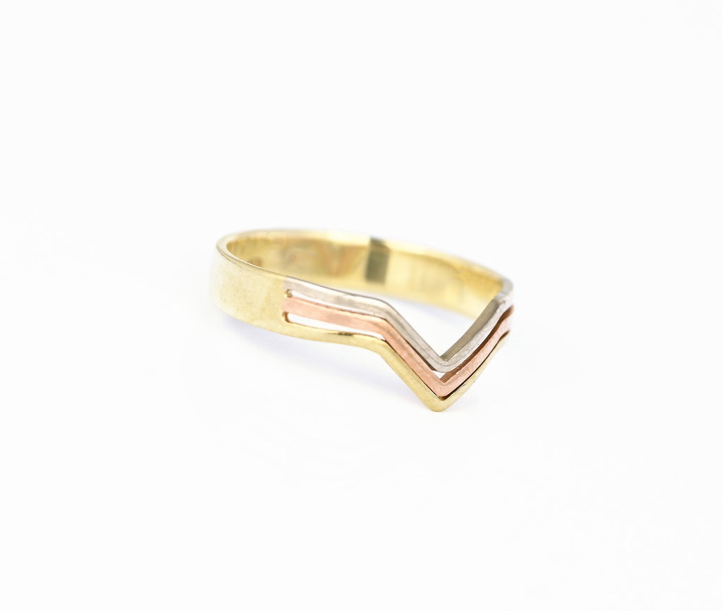 Prsten motiv špičky v kombinaci žlutého, bílého a červeného zlata