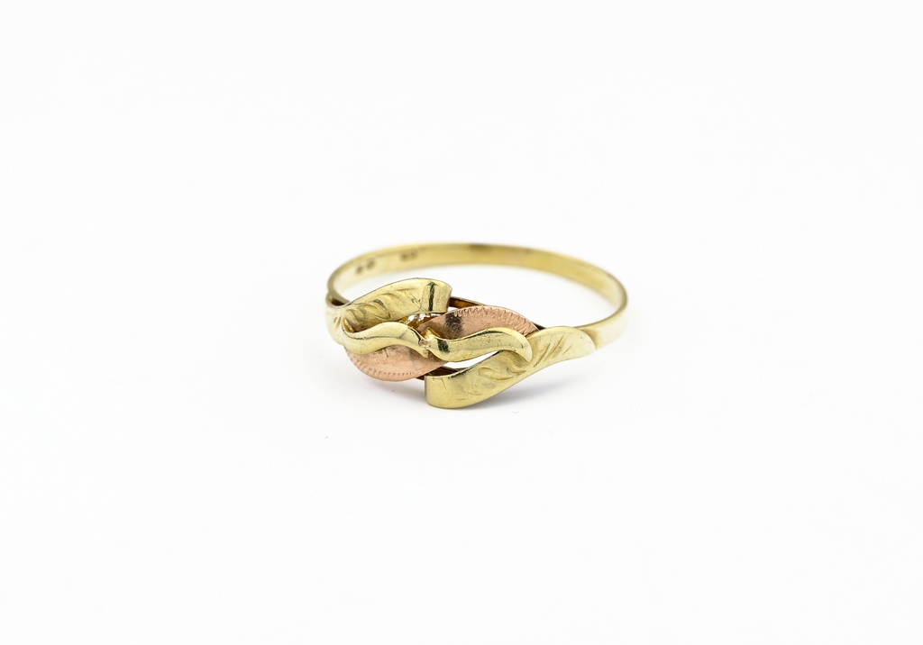 Dámský prsten, zdobené plátky v kombinaci žlutého a červeného zlata
